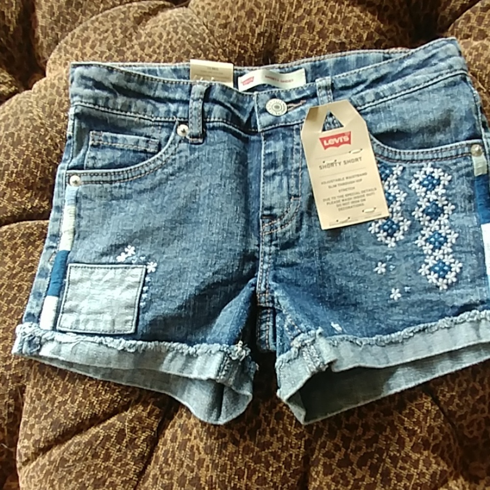 NEW GIRLS SIZE 10 LEVI'S SHORTS